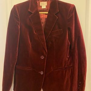 Buffums Vintage women’s size 6 burgundy velvet blazer.
